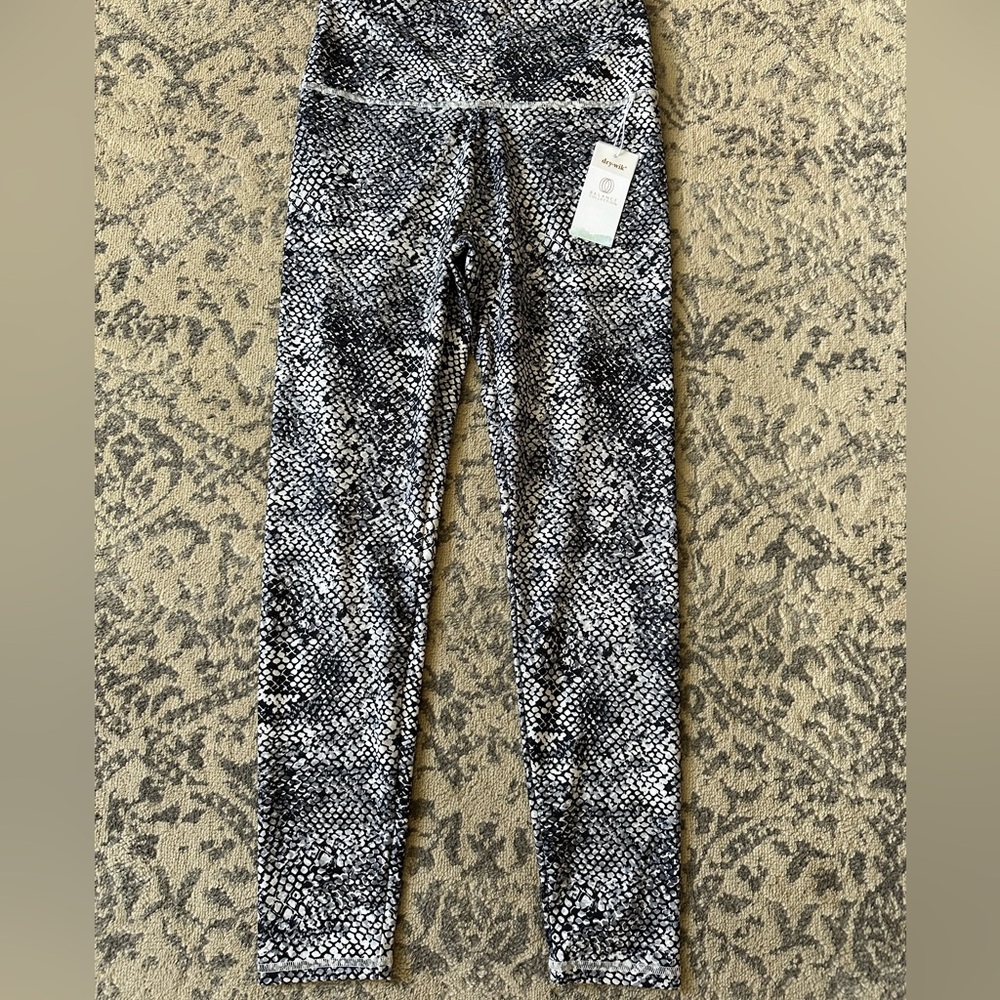 Women’s Balance Collection Size L Snake Print Super Soft Full Length Leggings